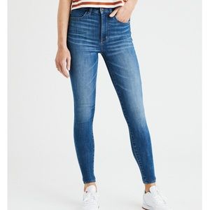 AMERICAN EAGLE JEANS